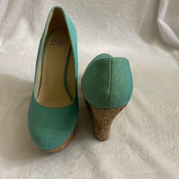 Teal Lines Wedges - Picture 3 of 4